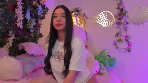 Isabella        online show from 09/30/25, 04:56