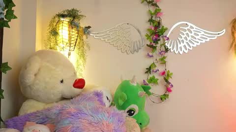 Isabella        online show from 10/18/25, 06:08