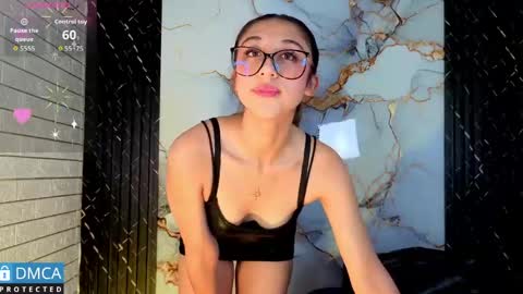 Snapshot of isa_sweet1_ chatting on 05/11/26, 04:04 Isa online show from 05/11/26, 04:04