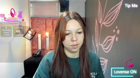 Snapshot of isa_thompson__ chatting on 09/18/25, 12:07 I S A online show from 09/18/25, 12:07