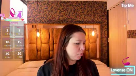 Snapshot of isa_thompson__ chatting on 12/01/25, 11:59 I S A online show from 12/01/25, 11:59