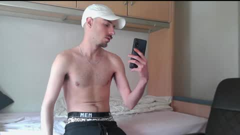 Snapshot of isaac99c chatting on 05/06/26, 09:36 Isaac99c online show from 05/06/26, 09:36