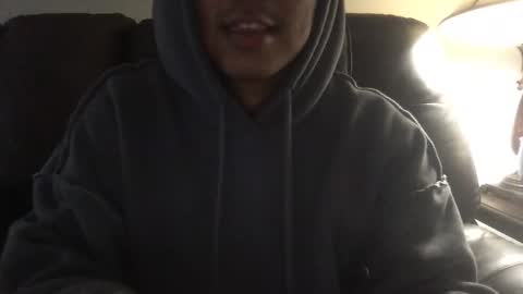 Snapshot of isaac_akamu chatting on 11/20/25, 12:22 isaac_akamu online show from 11/20/25, 12:22