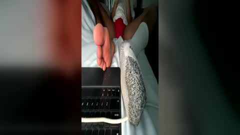 isaac_akamu online show from 06/27/26, 11:43