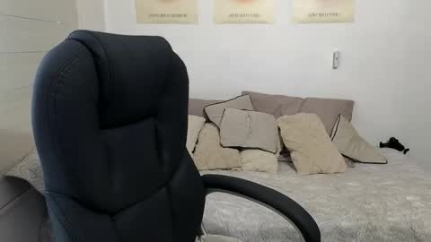 Snapshot of isaac_carter chatting on 04/20/26, 11:35 Isaac carter online show from 04/20/26, 11:35