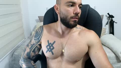 Snapshot of isaac_carter chatting on 05/20/26, 11:05 Isaac carter online show from 05/20/26, 11:05
