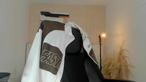 isaac_cryston online show from 02/04/26, 10:04