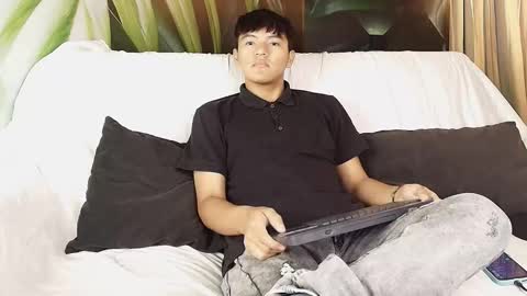 Snapshot of isaac_grimm chatting on 01/19/26, 03:32 isaac_grimm online show from 01/19/26, 03:32