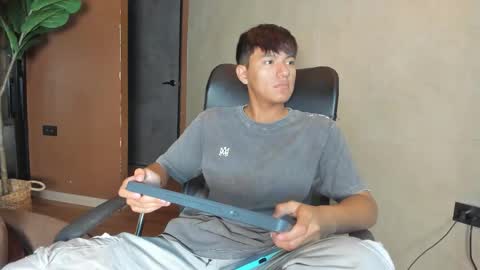 Snapshot of isaac_grimm chatting on 02/06/26, 03:44 isaac_grimm online show from 02/06/26, 03:44