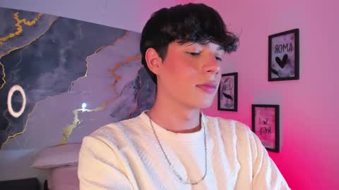 Snapshot of isaac_kurtt chatting on 11/22/25, 08:19 Isaac Kurtt online show from 11/22/25, 08:19