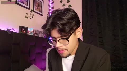 Isaac Saenz. online show from 01/30/25, 11:13