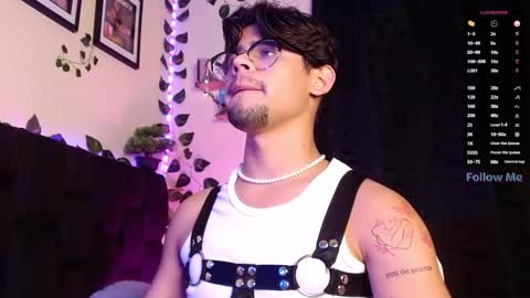 Isaac Saenz. online show from 02/14/25, 01:34