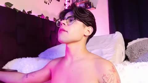 Isaac Saenz. online show from 03/09/25, 09:46