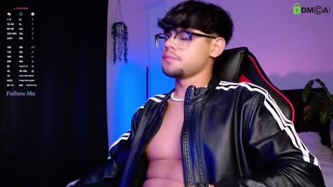 Isaac Saenz. online show from 09/17/25, 11:28