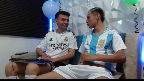 Isaac tan online show from 09/13/25, 04:12