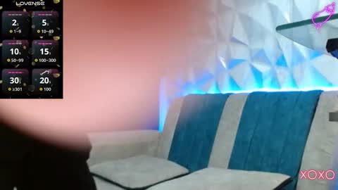 Snapshot of isaac_tan chatting on 11/18/25, 03:01 Isaac tan online show from 11/18/25, 03:01