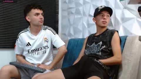 Snapshot of isaac_tan chatting on 12/14/25, 03:12 Isaac tan online show from 12/14/25, 03:12