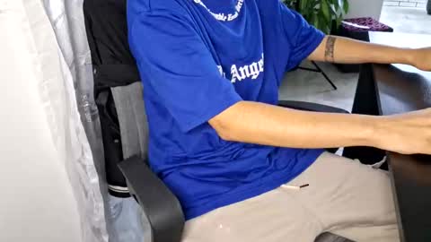 Isaac online show from 10/03/25, 03:14