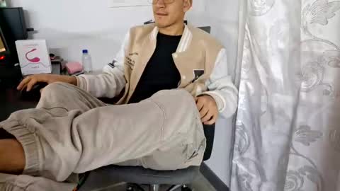 Isaac online show from 10/16/25, 02:45