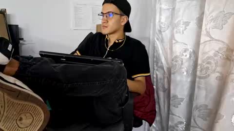 Isaac online show from 10/21/25, 02:34