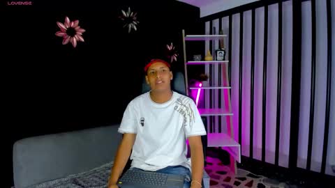 Snapshot of isaacblack_ chatting on 10/16/25, 05:19 IsaacBlack  online show from 10/16/25, 05:19