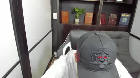 Snapshot of isaacblack_ chatting on 10/17/25, 05:54 IsaacBlack  online show from 10/17/25, 05:54