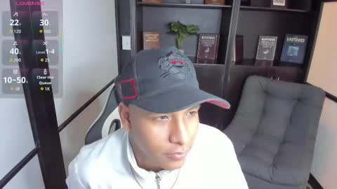 Snapshot of isaacblack_ chatting on 10/21/25, 05:08 IsaacBlack  online show from 10/21/25, 05:08