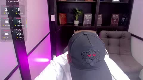 Snapshot of isaacblack_ chatting on 10/28/25, 09:13 IsaacBlack  online show from 10/28/25, 09:13