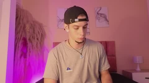isaacblaze  online show from 05/16/26, 03:47