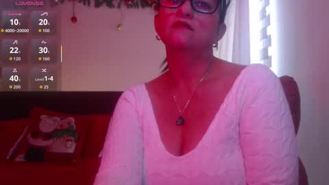 Isabeel Sofia online show from 10/26/25, 12:11