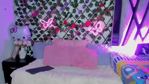Snapshot of isabel_jamess chatting on 06/04/26, 11:22 Isa online show from 06/04/26, 11:22