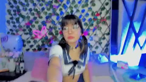 Snapshot of isabel_jamess chatting on 06/14/26, 12:19 Isa online show from 06/14/26, 12:19