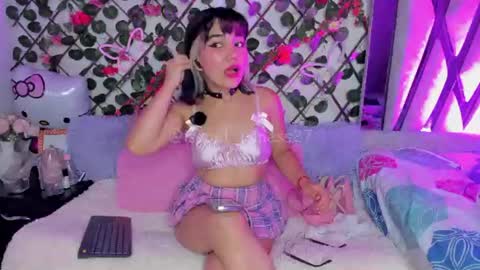 Snapshot of isabel_jamess chatting on 07/14/26, 12:57 Isa online show from 07/14/26, 12:57