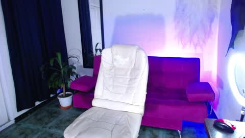 isabel online show from 02/24/26, 02:09