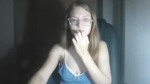 Snapshot of isabel_loveee chatting on 11/06/25, 08:32 isabel_loveee online show from 11/06/25, 08:32