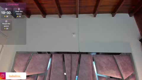 Snapshot of isabel_roux chatting on 12/29/24, 03:22 Isabel online show from 12/29/24, 03:22