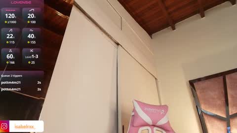 Snapshot of isabel_roux chatting on 02/27/25, 08:50 Isabel online show from 02/27/25, 08:50