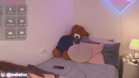 Snapshot of isabel_roux chatting on 09/15/25, 09:04 Isabel online show from 09/15/25, 09:04