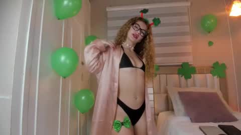 Snapshot of isabela__x chatting on 03/17/26, 11:35 isabela__x online show from 03/17/26, 11:35