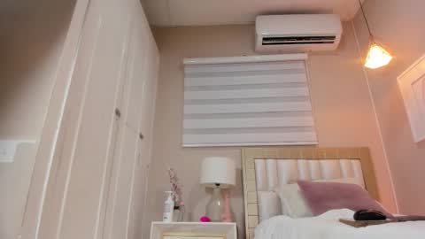 Snapshot of isabela__x chatting on 03/28/26, 11:32 isabela__x online show from 03/28/26, 11:32