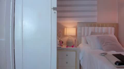 isabela__x online show from 07/22/26, 11:35
