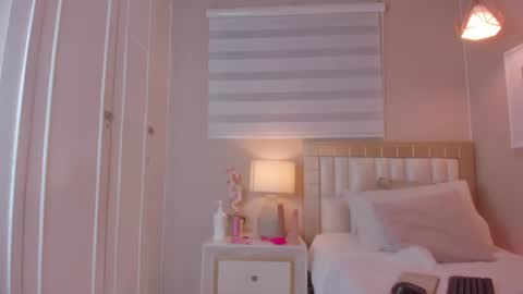 isabela__x online show from 07/24/26, 11:41