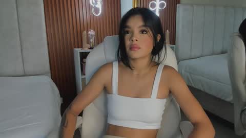 isabela  online show from 02/21/26, 11:22