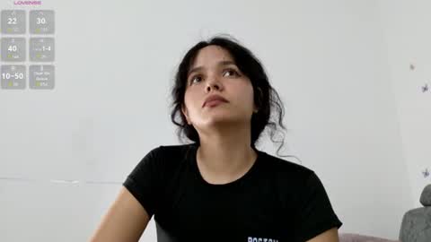 Snapshot of isabela_cuteass chatting on 06/11/26, 12:32 isabela online show from 06/11/26, 12:32