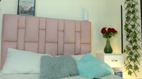 I S A online show from 01/09/25, 04:17