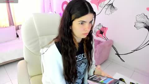 Snapshot of isabela_fiorelli chatting on 06/13/26, 01:42 isabela_fiorelli online show from 06/13/26, 01:42