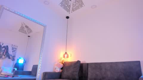 Snapshot of isabela_franco_ chatting on 02/04/25, 12:11 Isabela online show from 02/04/25, 12:11