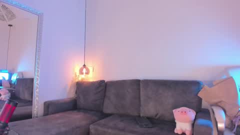 Snapshot of isabela_franco_ chatting on 02/21/25, 12:06 Isabela online show from 02/21/25, 12:06