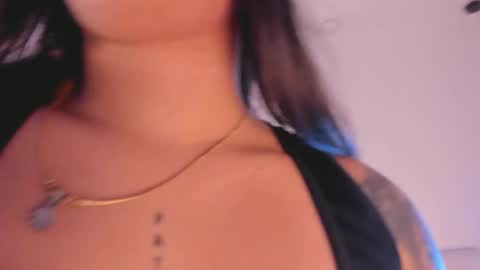 Snapshot of isabela_franco_ chatting on 03/05/25, 12:11 Isabela online show from 03/05/25, 12:11
