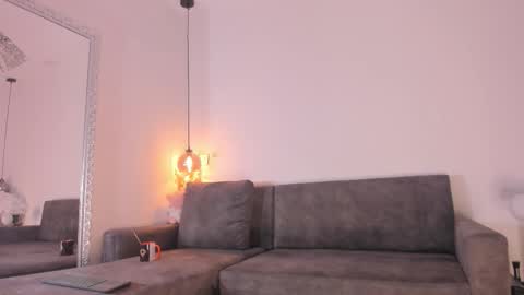 Snapshot of isabela_franco_ chatting on 10/14/25, 12:06 Isabela online show from 10/14/25, 12:06